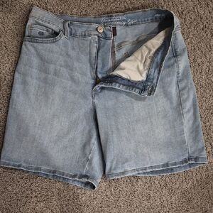 Gloria Vanderbilt Women's Light Blue Jean Shorts